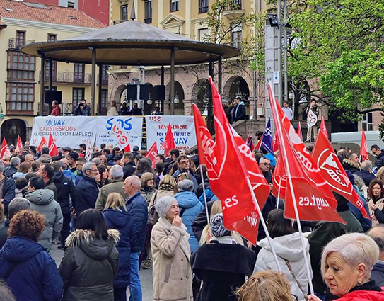 La negociación del ERE de Solvay se cierra con un acuerdo que será votado por la plantilla este lunes